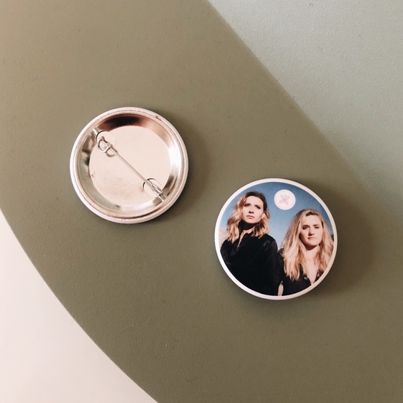 Aly&AJ concert pin 💫 - Picture 2 of 3